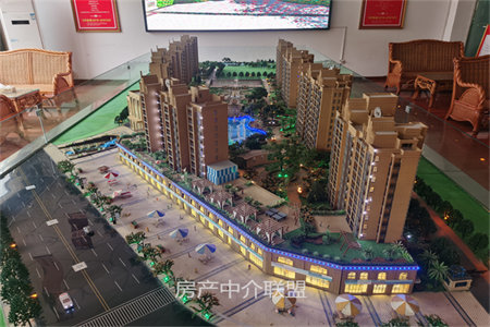 诚心出售明珠花园住房一套，含储藏室